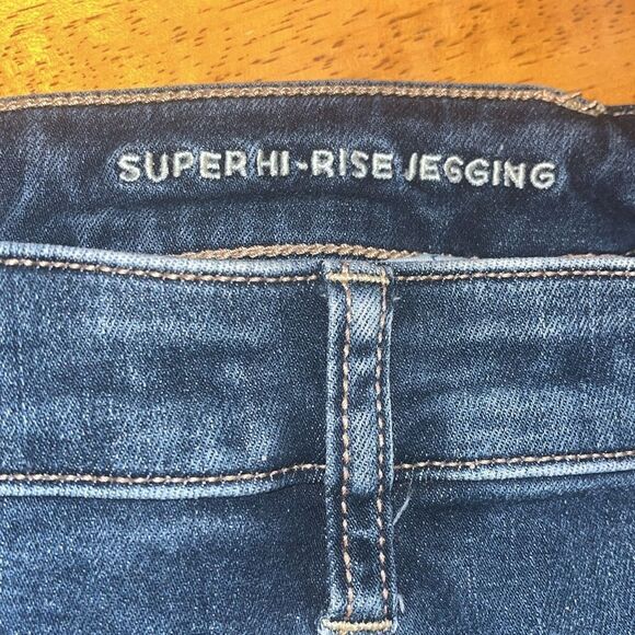 AMERICAN EAGLE NE(X)T LEVEL STRETCH SUPER HI-RISE DISTRESSED JEGGING SIZE 16 - Picture 6 of 12